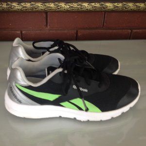 Sz 5 Boys Reebok Shoes
